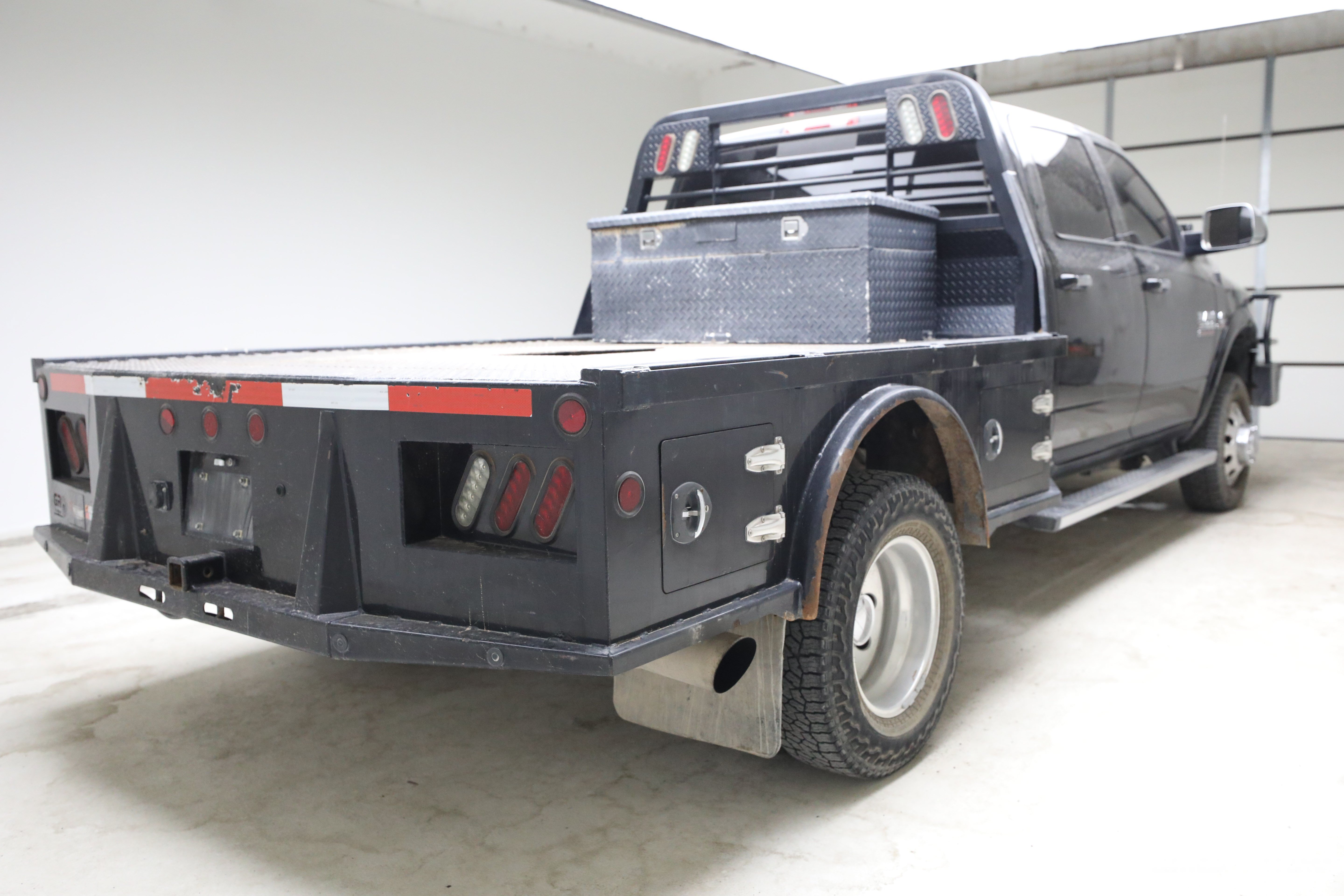 Used 2014 RAM 3500 Laramie w/ Convenience Group AWD/4WD image 4