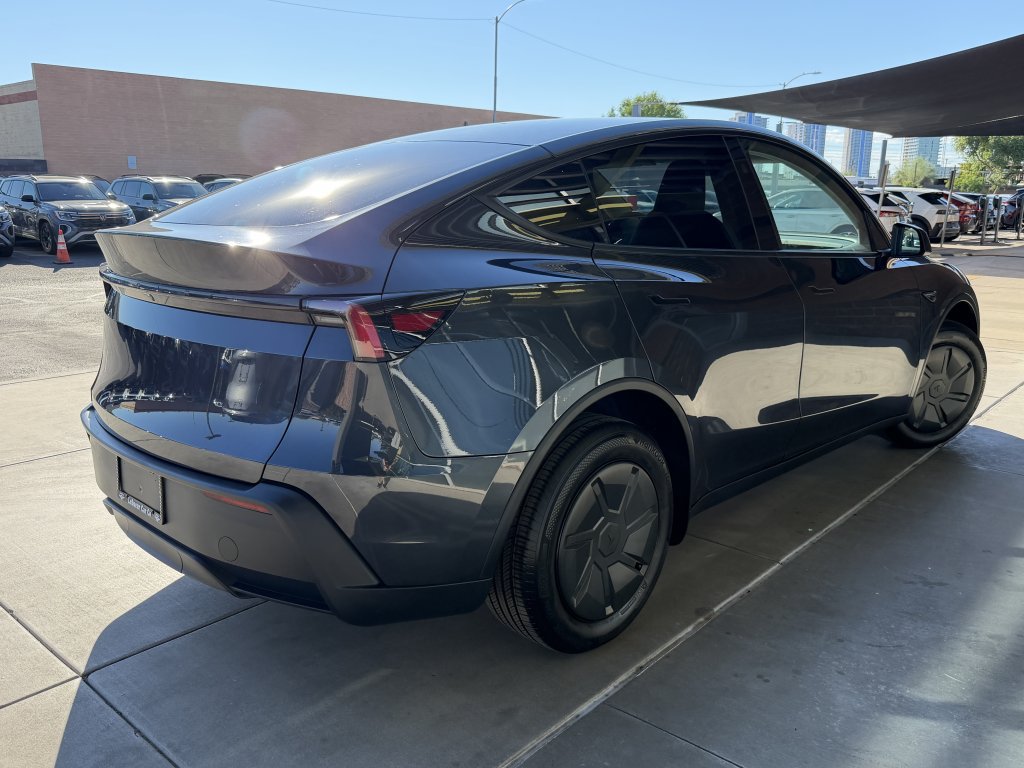Used 2026 Tesla Model Y 2WD image 4