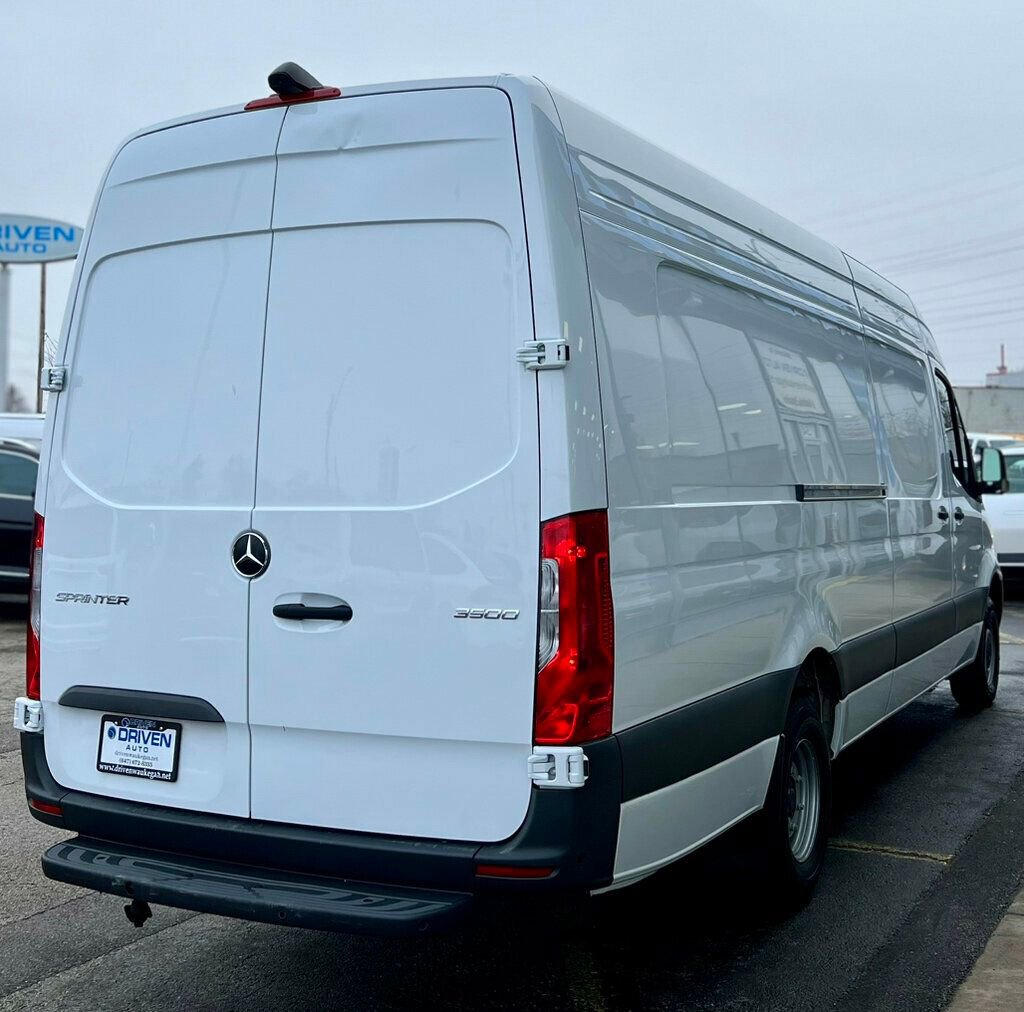 Used 2024 Mercedes-Benz Sprinter 3500 image 5