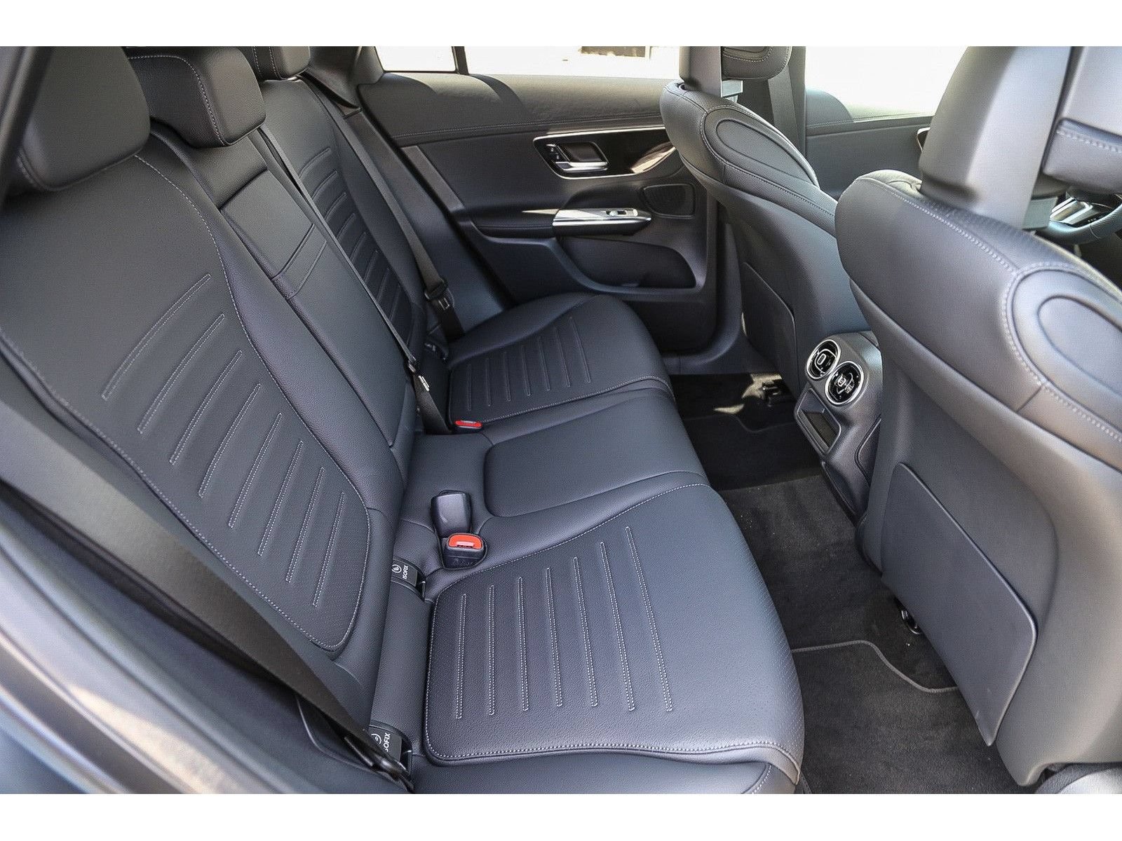 New 2026 Mercedes-Benz GLC 350e 4MATIC image 16