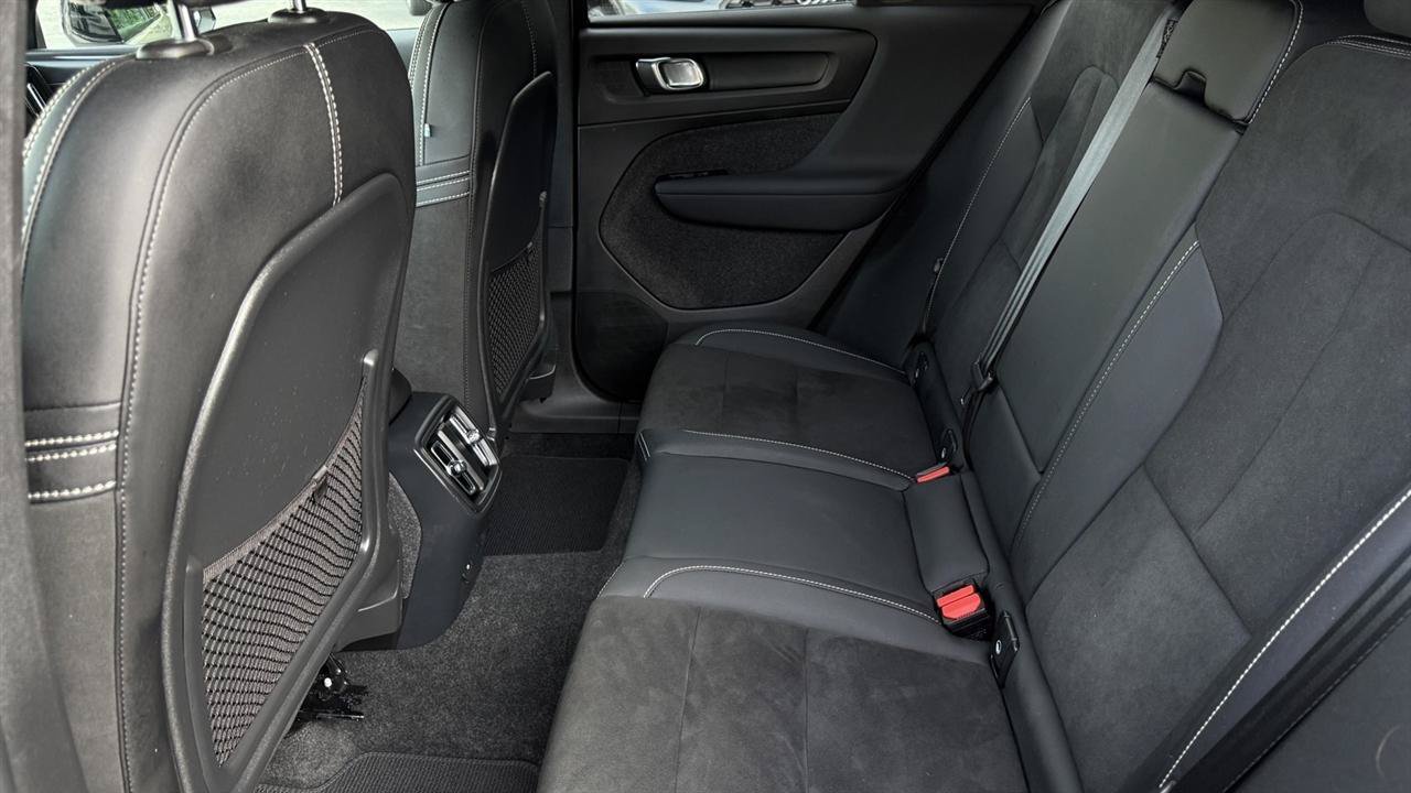 Used 2023 Volvo XC40 Recharge Ultimate AWD/4WD image 31