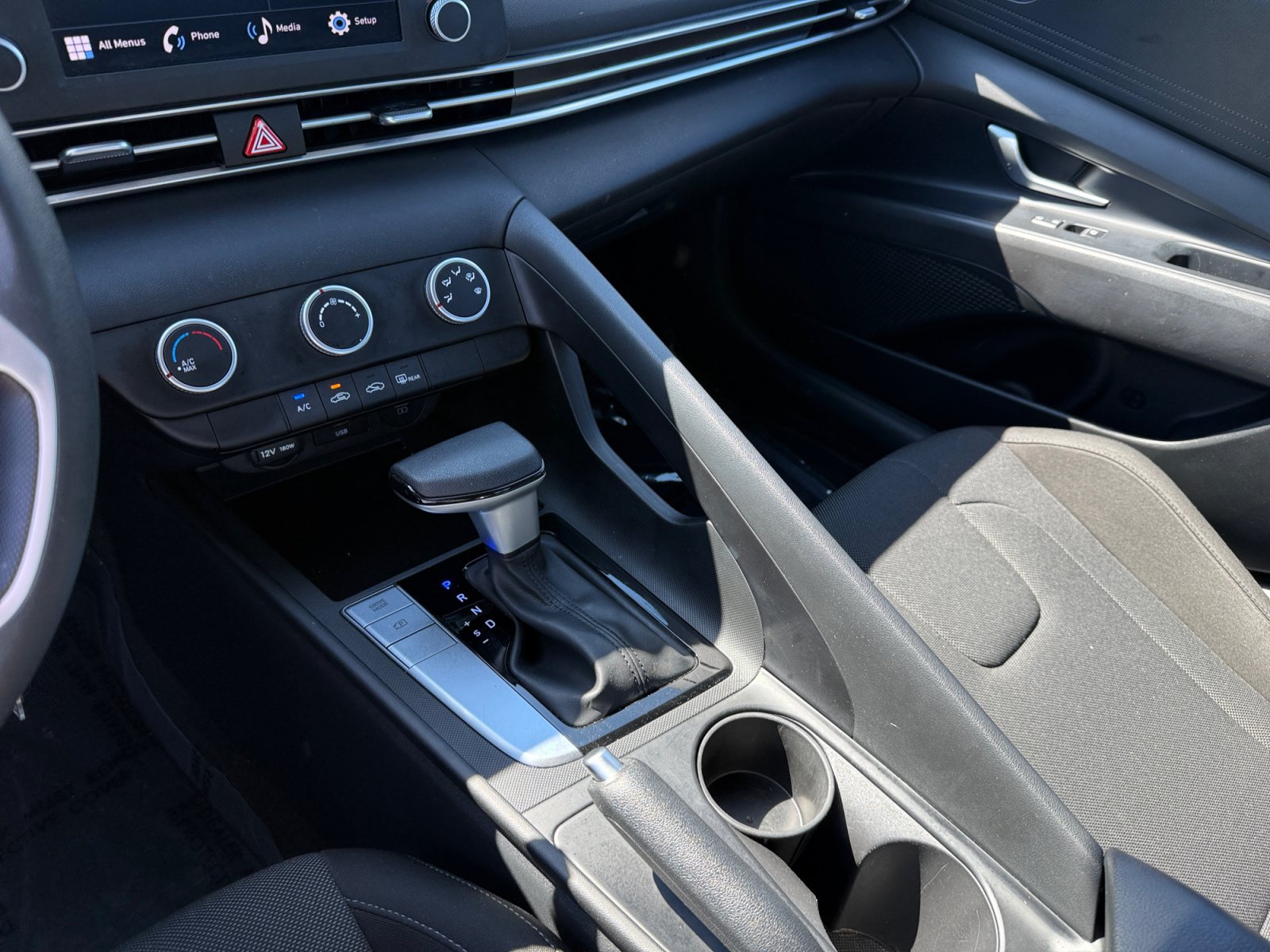 Certified 2024 Hyundai Elantra SE FWD image 13