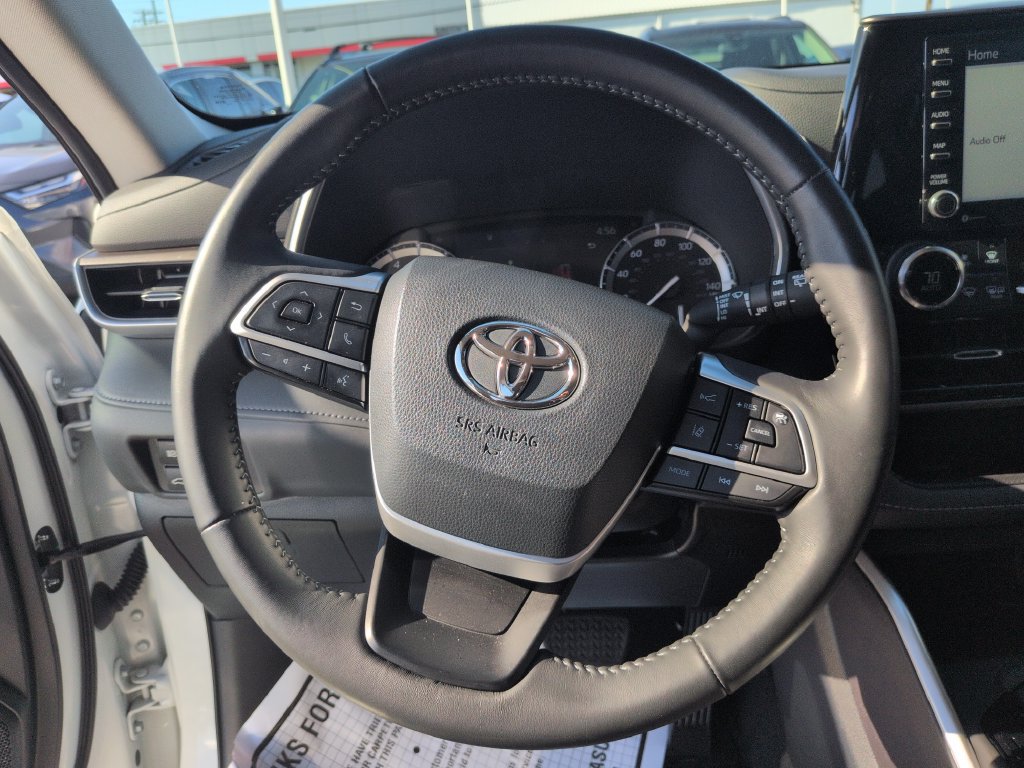 Certified 2022 Toyota Highlander XLE AWD/4WD image 14
