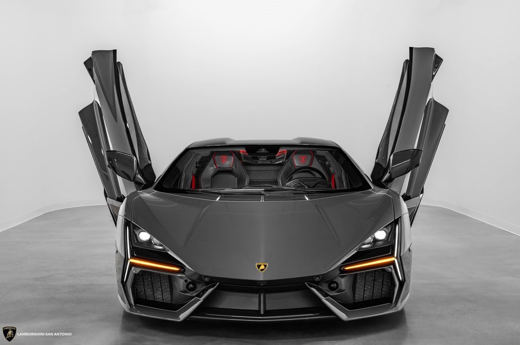 Used 2024 Lamborghini Revuelto image 6