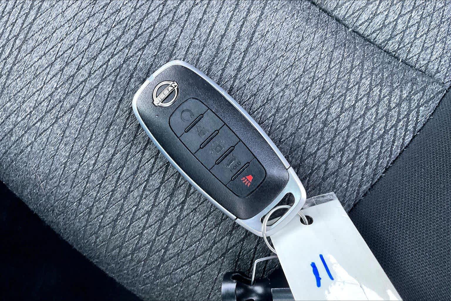 Used 2025 Nissan Rogue SV AWD/4WD image 14