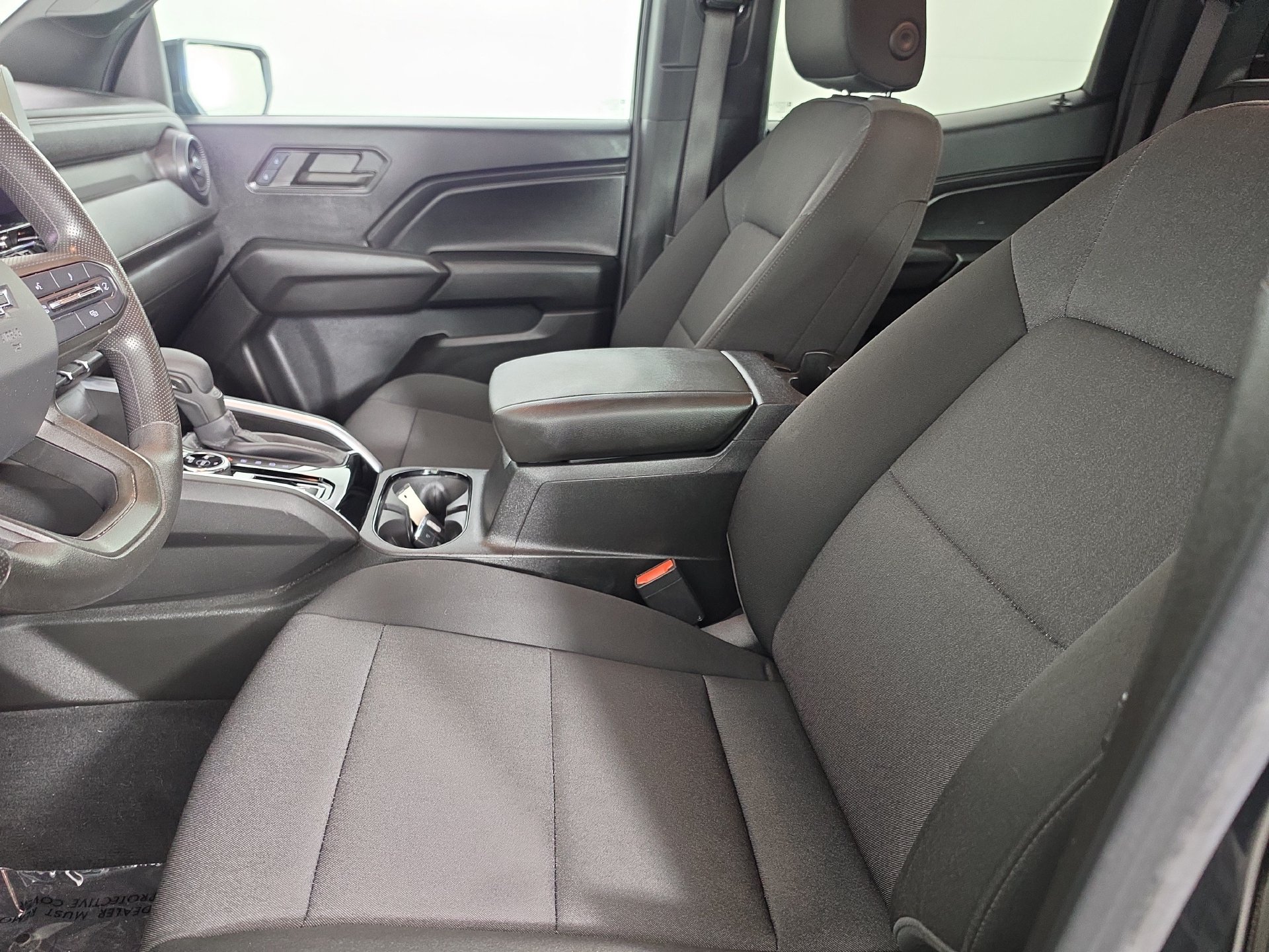 Used 2024 Chevrolet Colorado Trail Boss w/ Technology Package AWD/4WD image 13