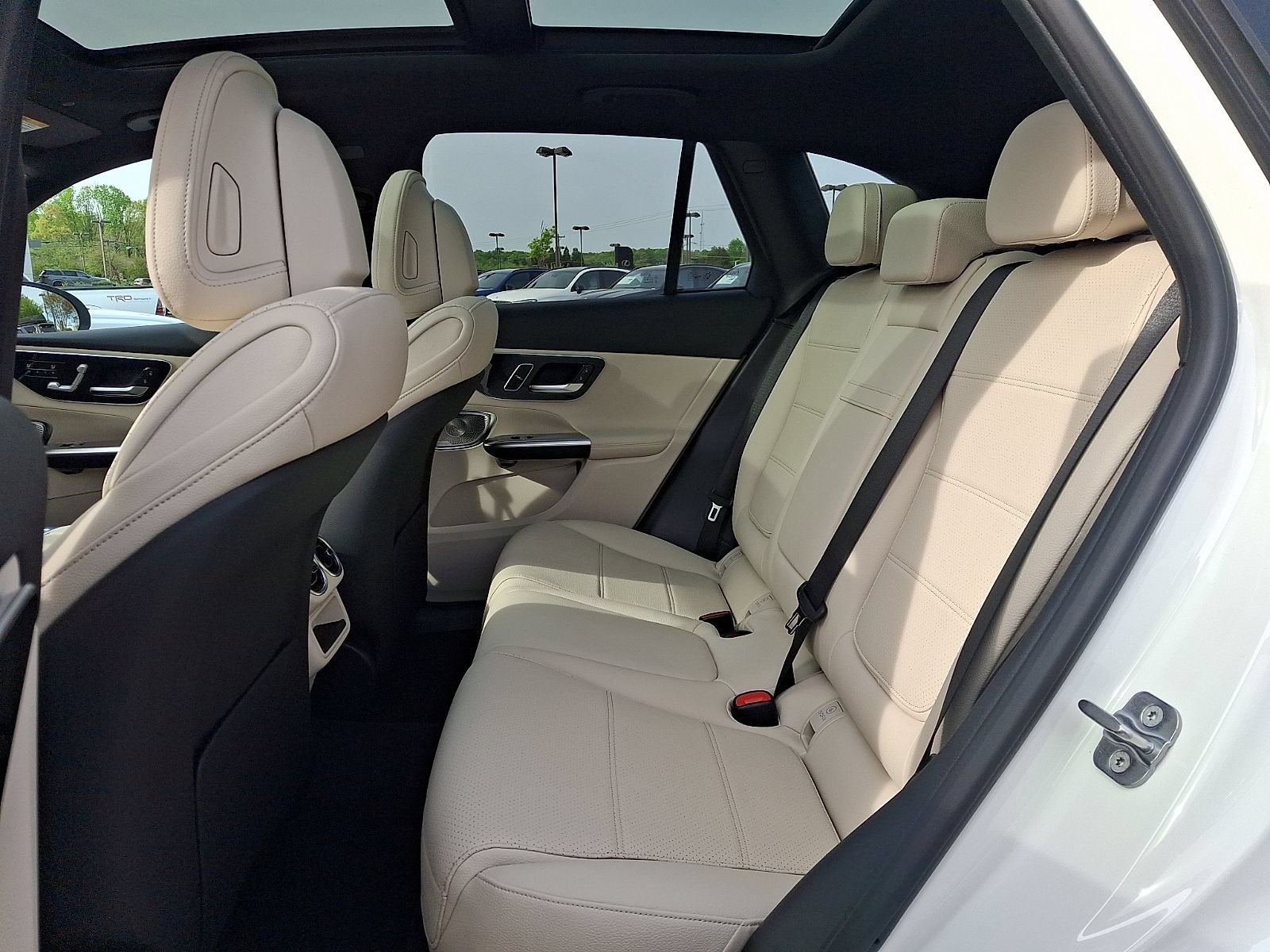 New 2026 Mercedes-Benz GLC 300 4MATIC image 6