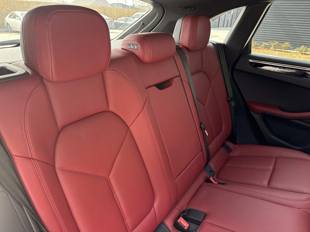 Certified 2025 Porsche Macan S image 14