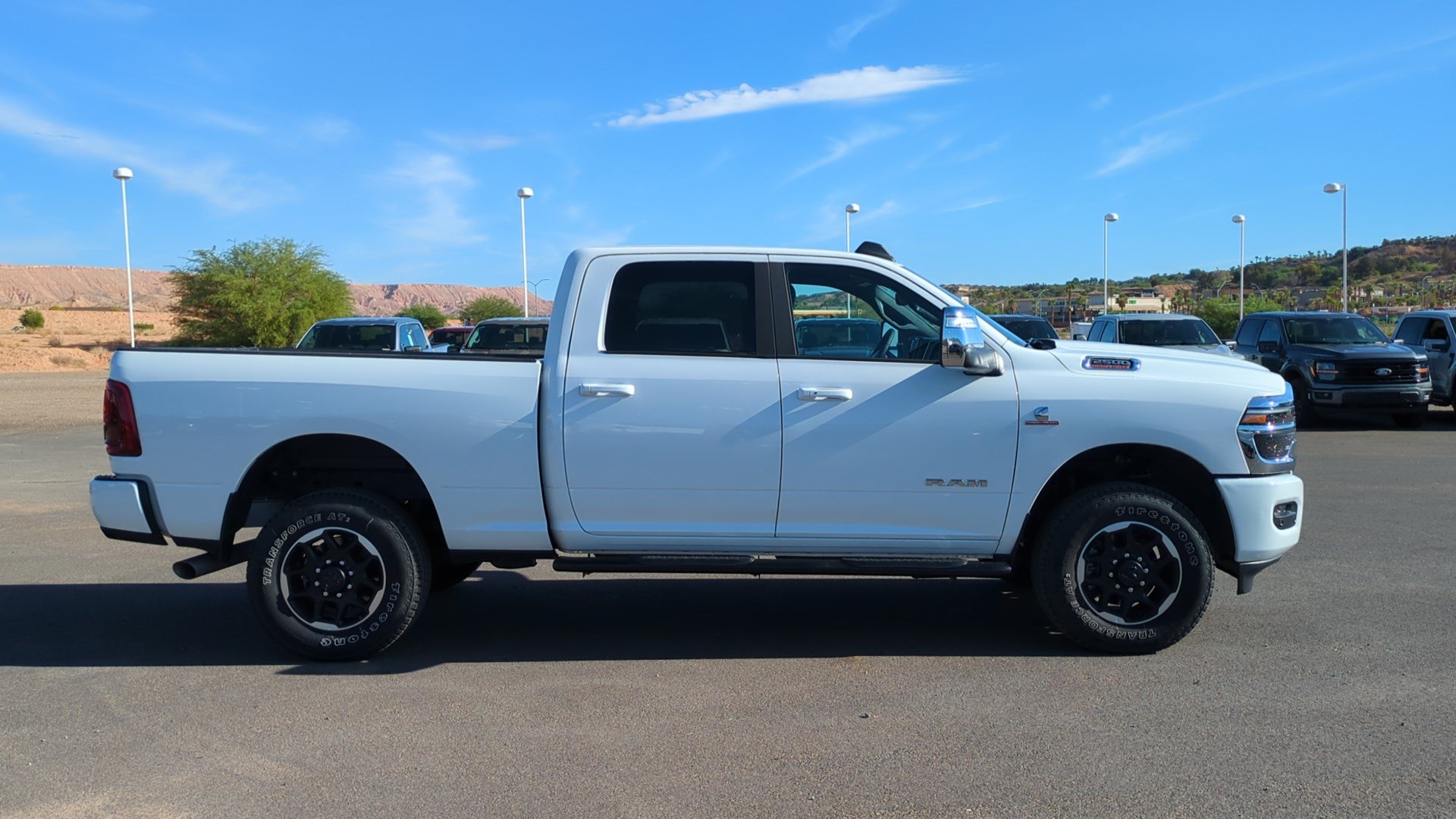 Used 2025 RAM 2500 Laramie AWD/4WD image 2