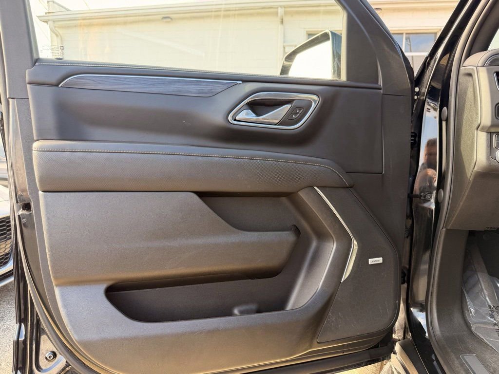 Used 2023 GMC Yukon XL SLT image 13