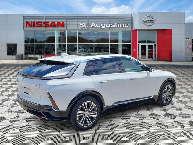 Used 2024 Cadillac Lyriq Luxury RWD image 2