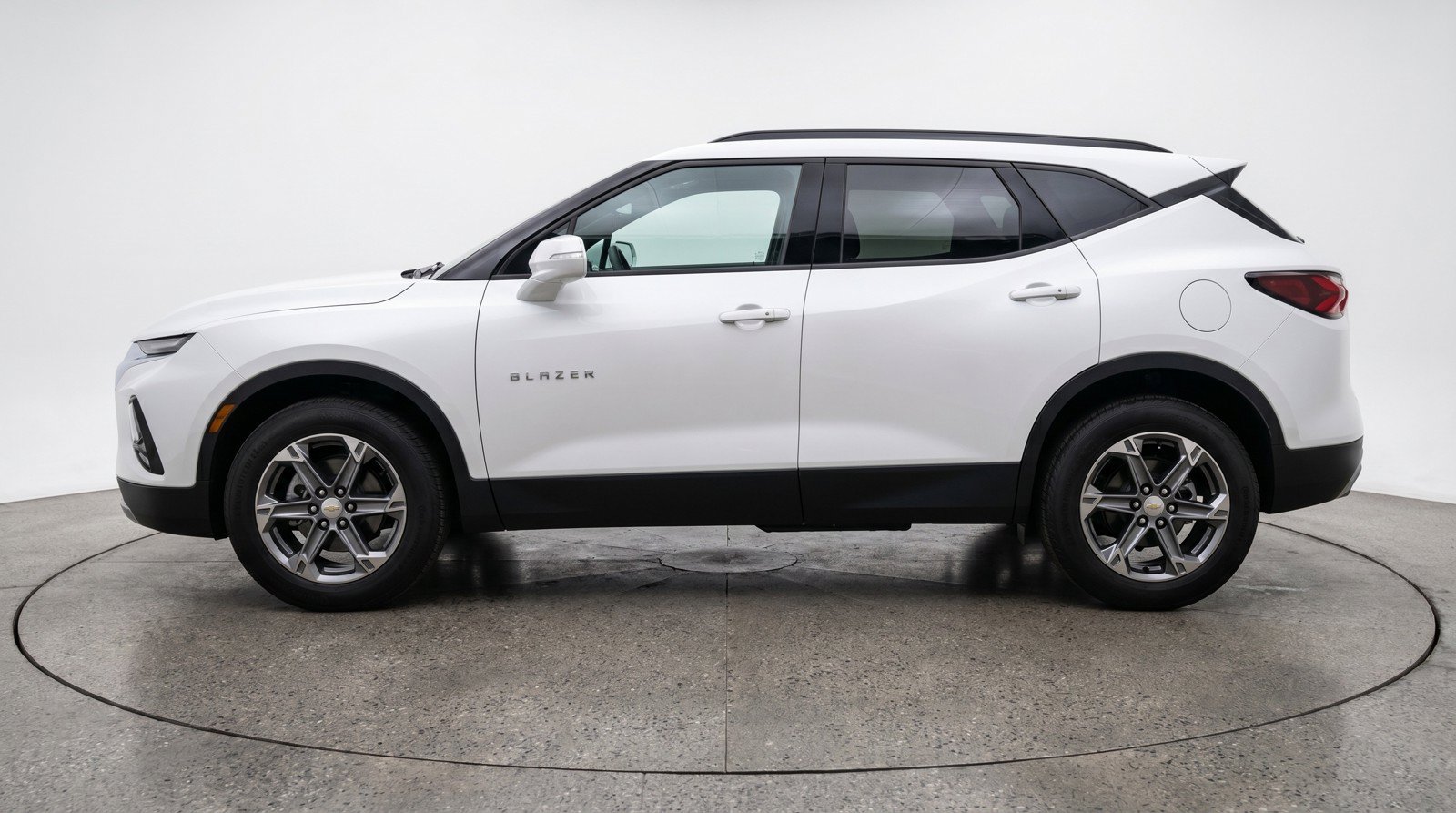 Used 2025 Chevrolet Blazer LT FWD image 5