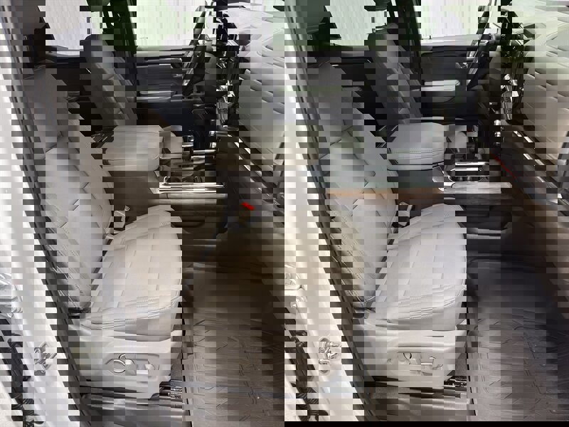 Used 2025 GMC Sierra 1500 SLT w/ SLT Premium Package image 24