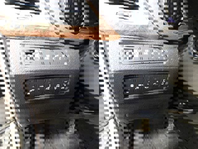 Used 2017 Hyundai Santa Fe Limited image 15