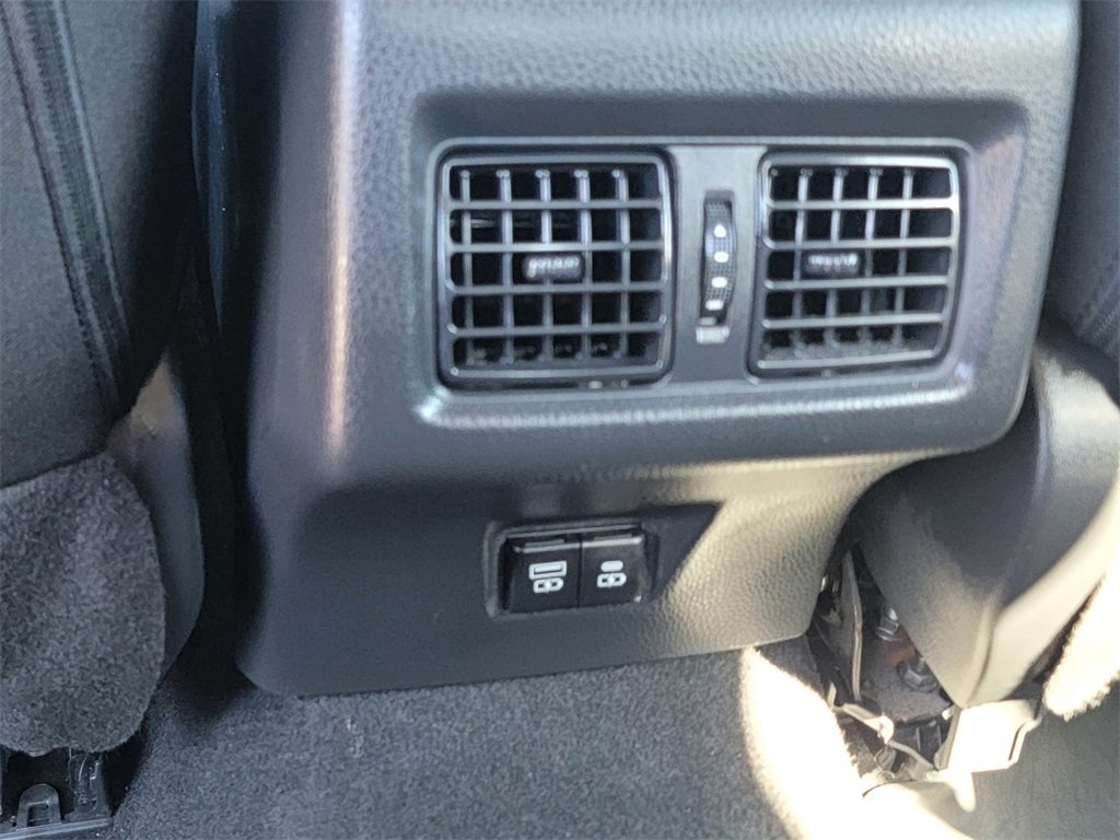 Used 2025 Toyota Camry LE image 17