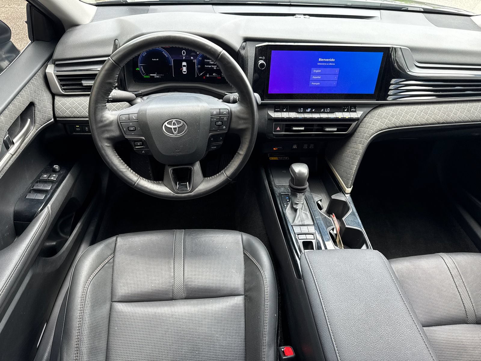 Used 2025 Toyota Camry XLE FWD image 22