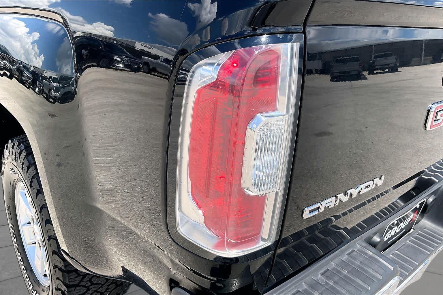 Used 2017 GMC Canyon 2WD Crew Cab w/ Convenience Package image 25