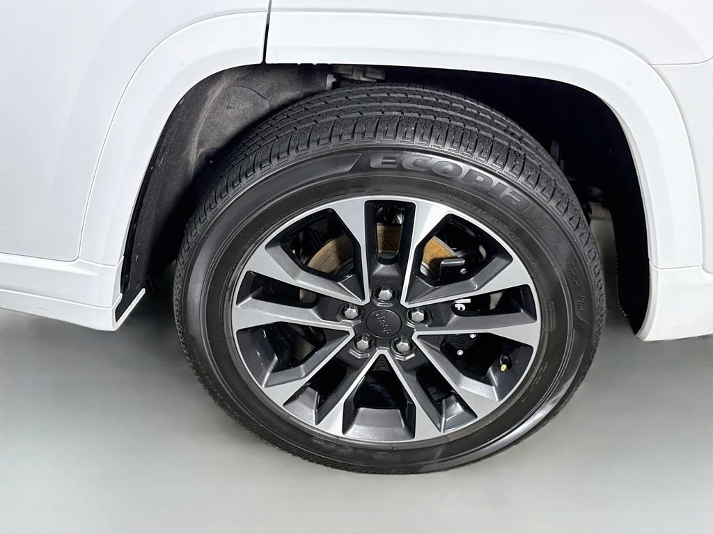 Used 2023 Jeep Grand Cherokee Overland AWD/4WD image 39
