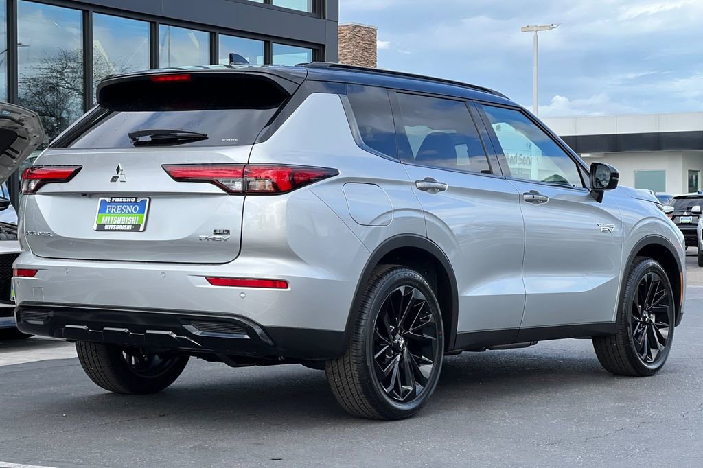 New 2025 Mitsubishi Outlander SEL Black Edition image 5