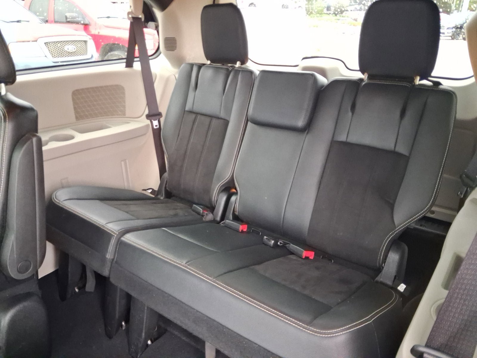 Used 2019 Dodge Grand Caravan SXT FWD image 25