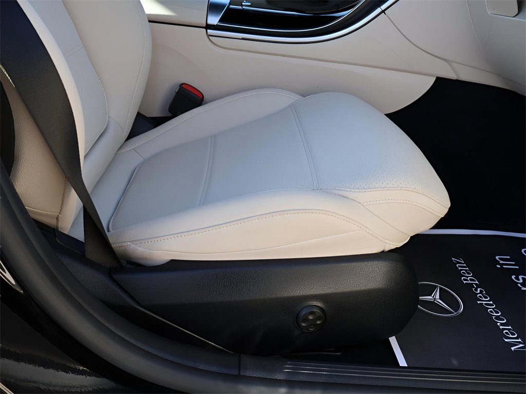 Used 2023 Mercedes-Benz C 300 4MATIC Sedan image 12