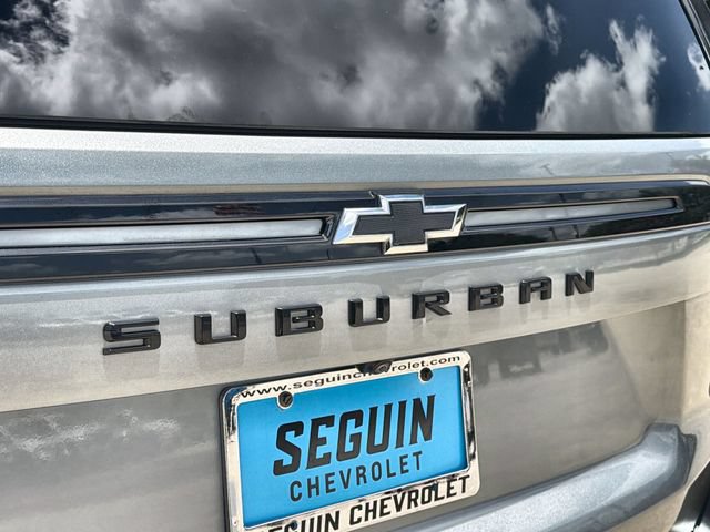 Certified 2024 Chevrolet Suburban Z71 w/ Luxury Package AWD/4WD image 30
