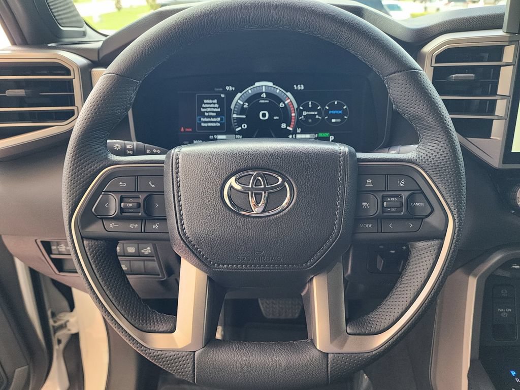 Used 2025 Toyota Tundra Limited AWD/4WD image 17