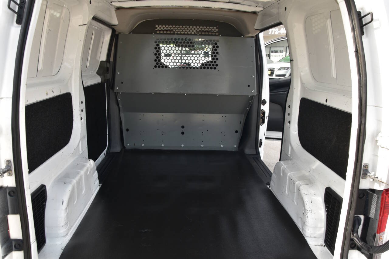 Used 2017 Nissan NV200 S w/ Back Door Glass Package FWD image 12