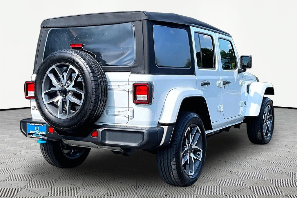 Used 2024 Jeep Wrangler Unlimited AWD/4WD image 6