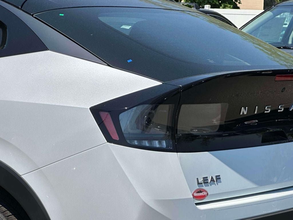 New 2026 Nissan Leaf Platinum+ w/ Illuminated Package FWD image 9
