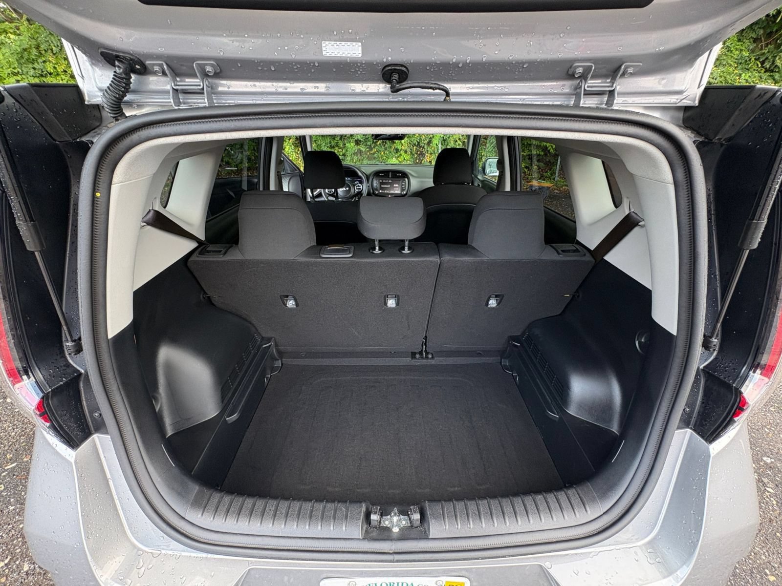 Used 2025 Kia Soul LX w/ LX Technology Package FWD image 29