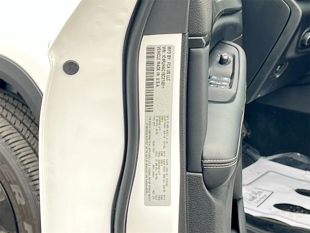 Certified 2025 Jeep Grand Cherokee Altitude image 30