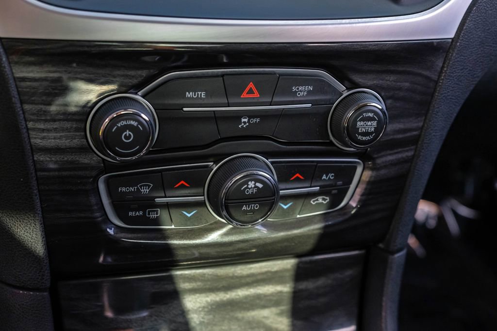 Used 2019 Chrysler 300 Touring w/ Sport Appearance Package image 28