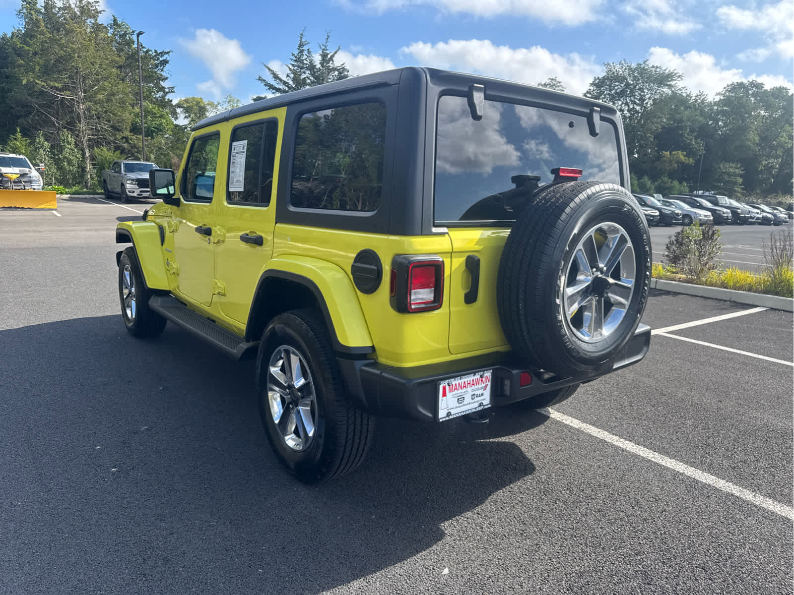 Certified 2023 Jeep Wrangler Sahara w/ Cold Weather Group image 7