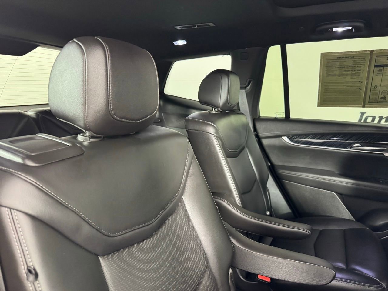 Used 2024 Cadillac XT6 Premium Luxury w/ Technology Package image 31