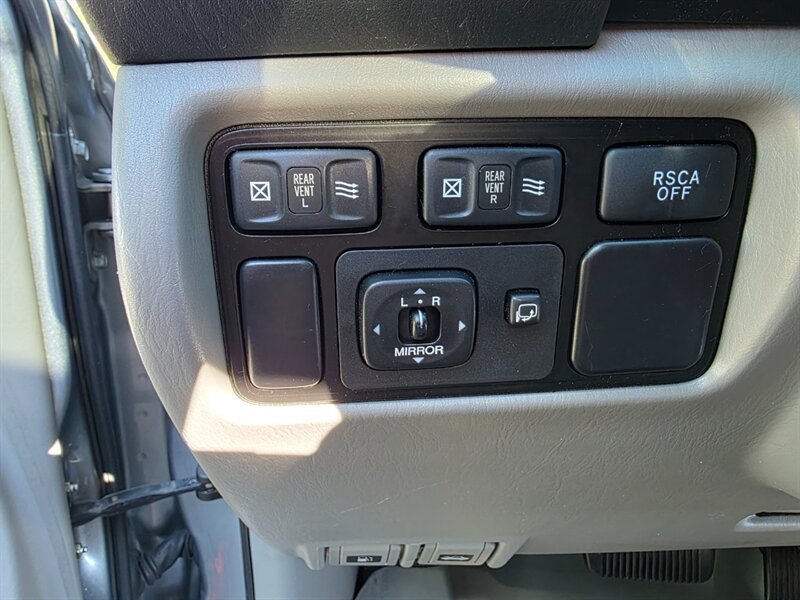 Used 2004 Lexus LX 470 4WD image 51