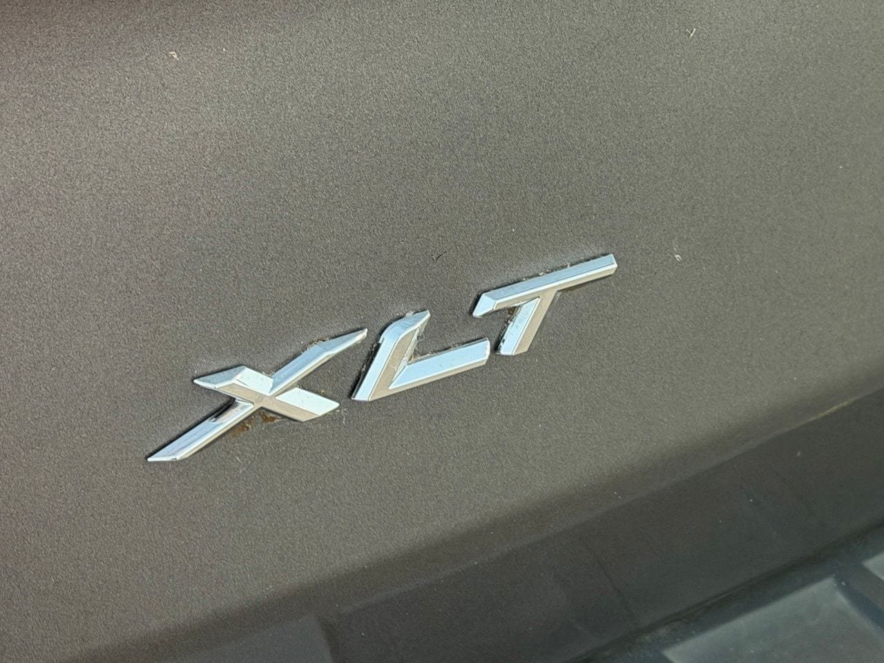 Used 2021 Ford Explorer XLT w/ Equipment Group 202A RWD image 9
