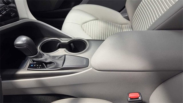 Used 2021 Toyota Camry SE w/ Convenience Package image 27