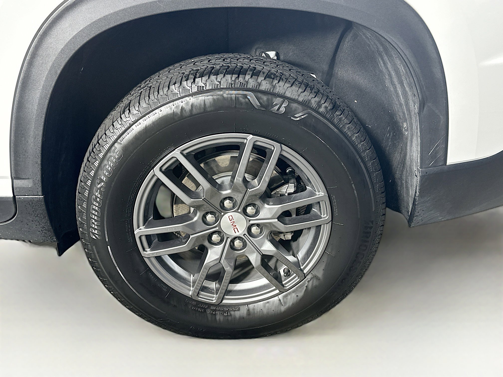 Used 2025 GMC Acadia Elevation image 11