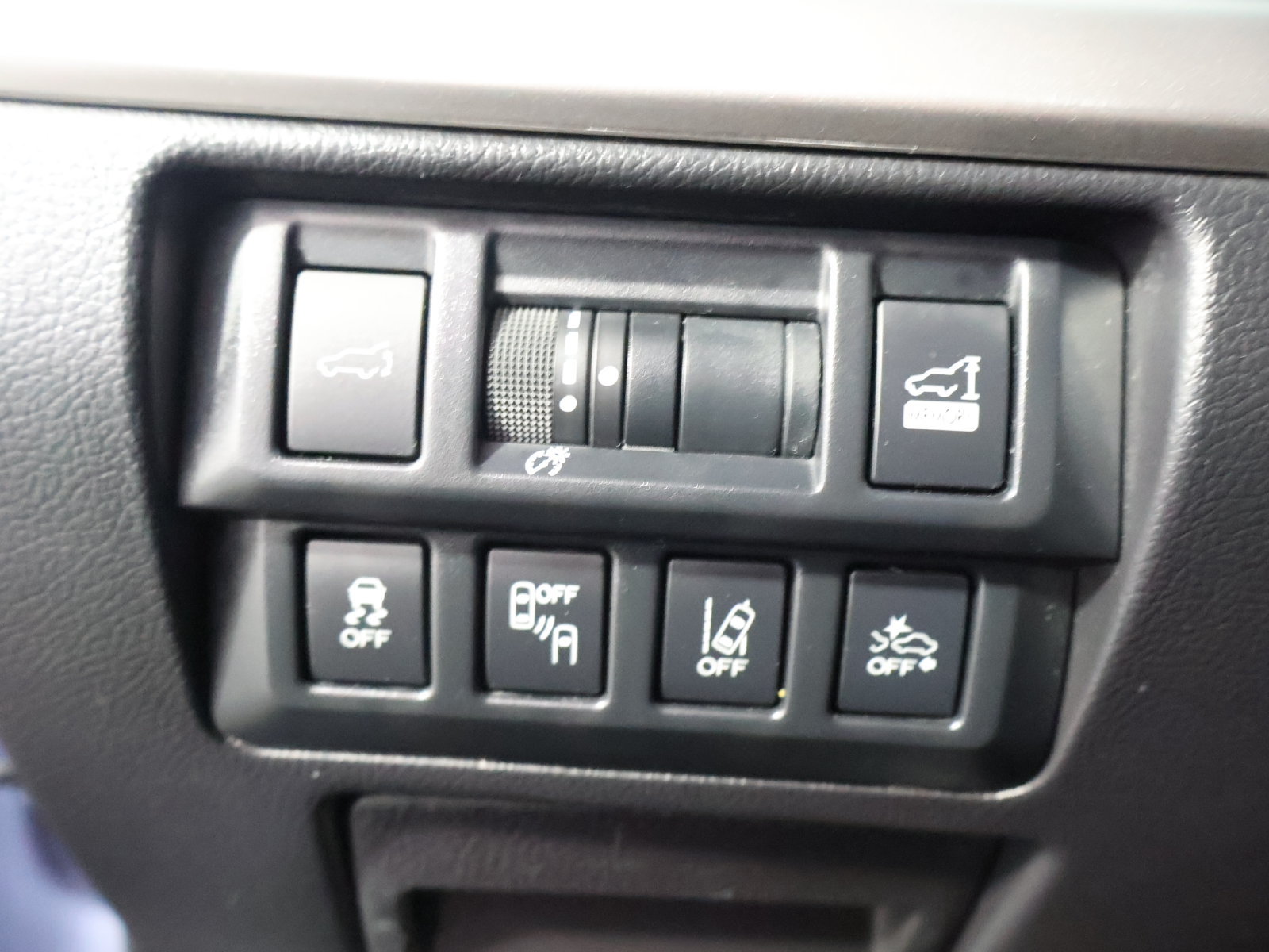 Used 2018 Subaru Outback 3.6R Limited AWD/4WD image 30