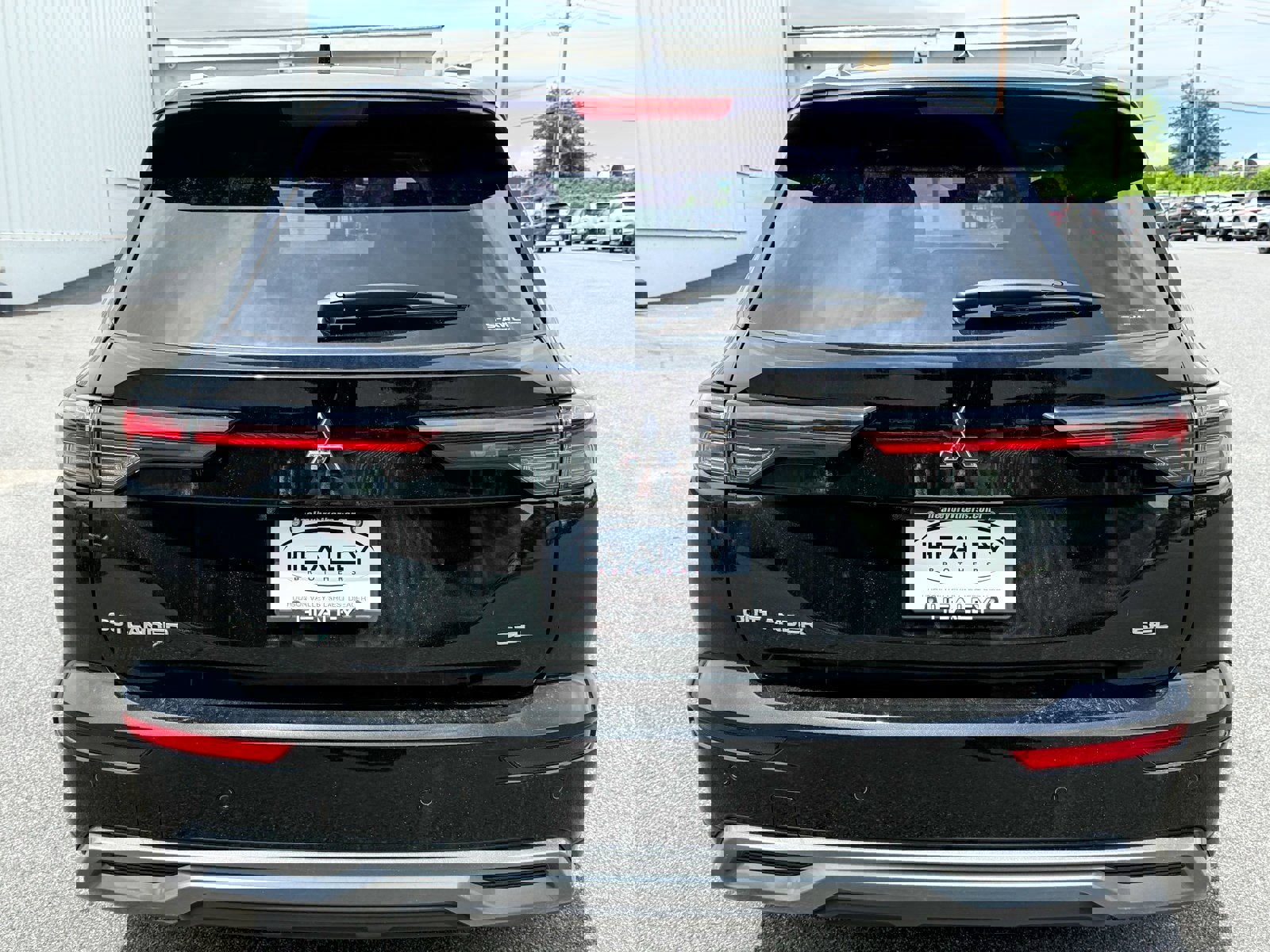 New 2025 Mitsubishi Outlander AWD image 11