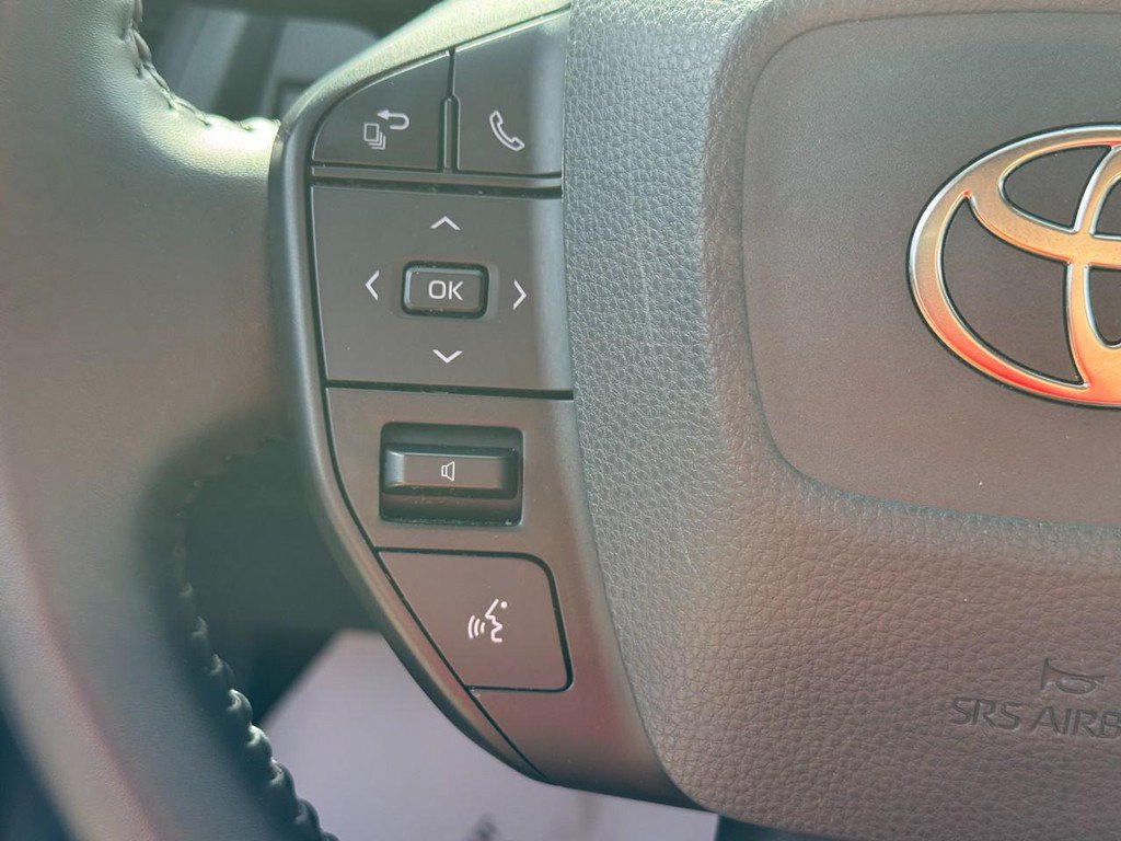 Certified 2023 Toyota Prius LE AWD/4WD image 18