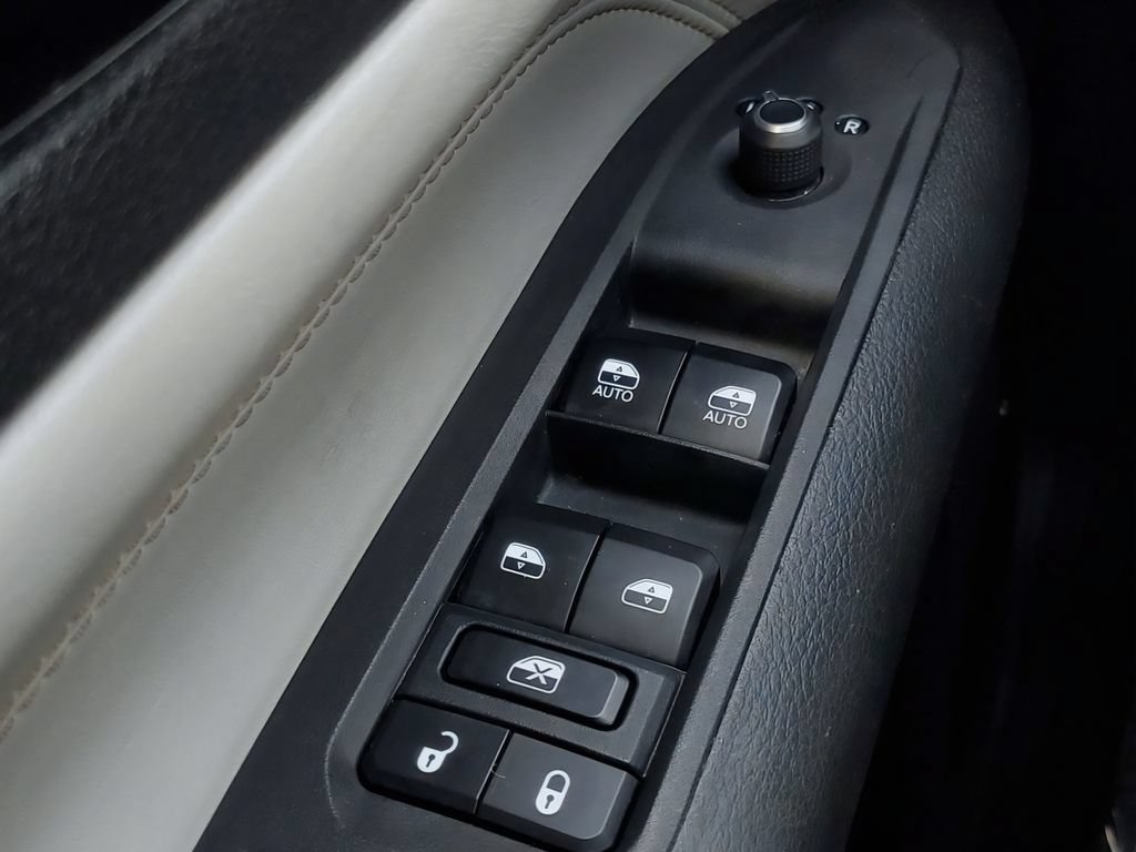 Used 2025 Jeep Compass Limited AWD/4WD image 18