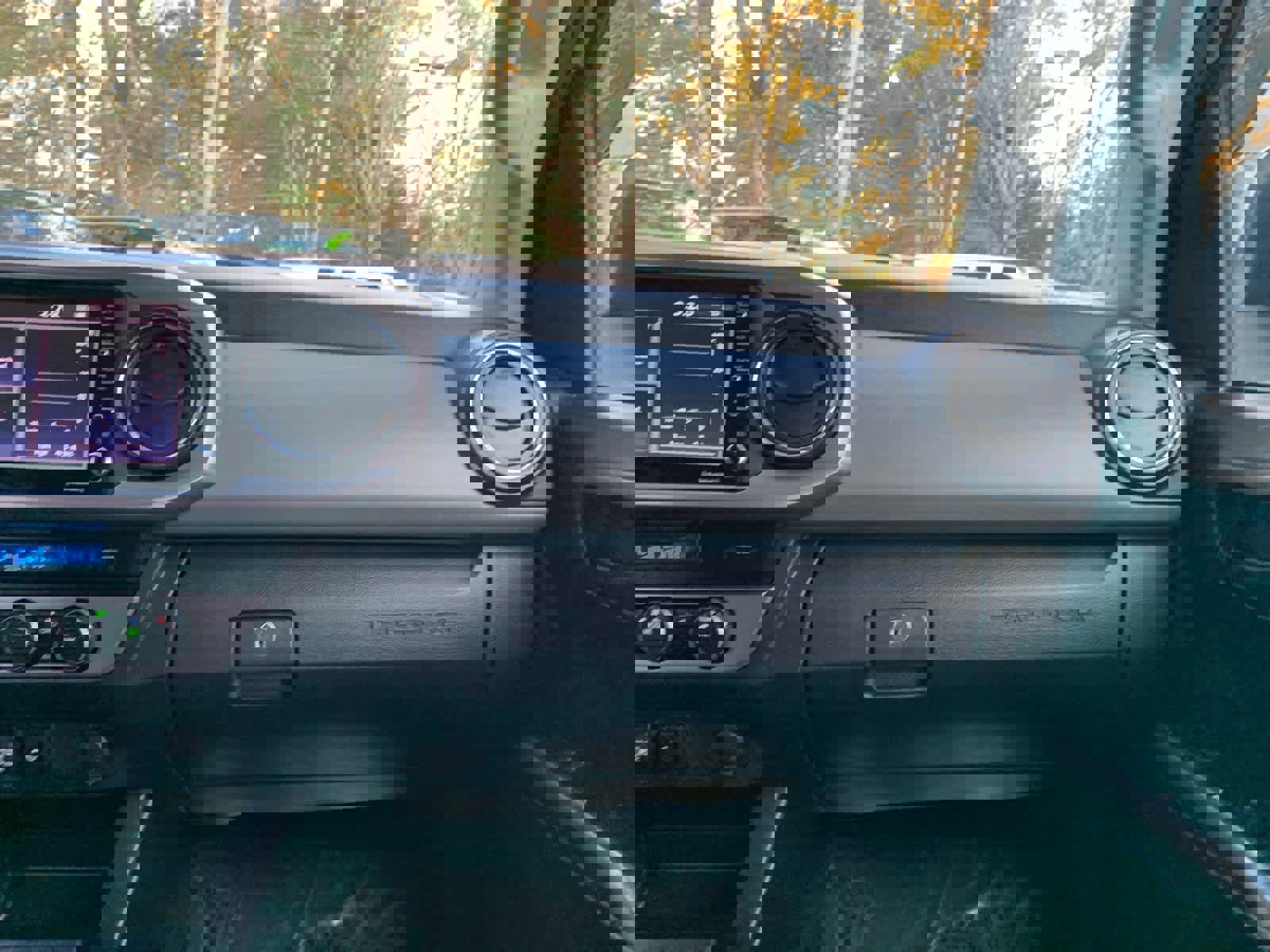 Used 2021 Toyota Tacoma SR5 image 17