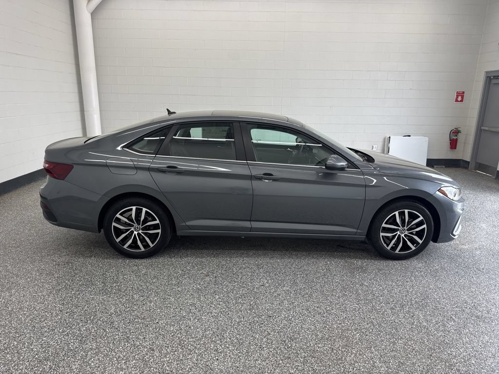 New 2026 Volkswagen Jetta SE FWD image 6