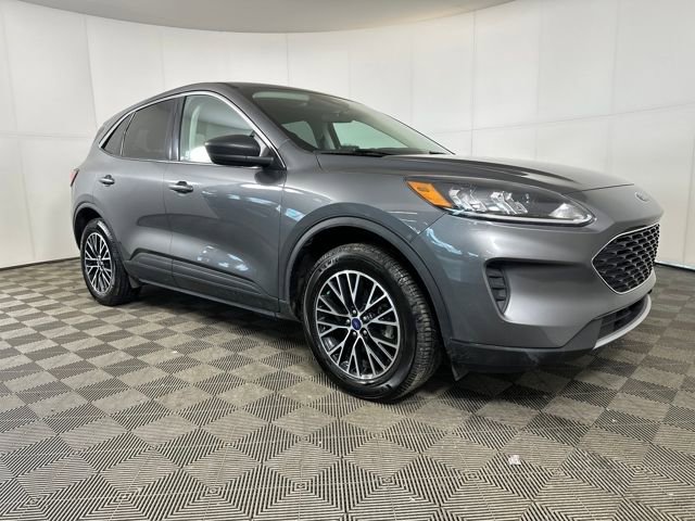 Used 2022 Ford Escape SE w/ Cold Weather Package image 2