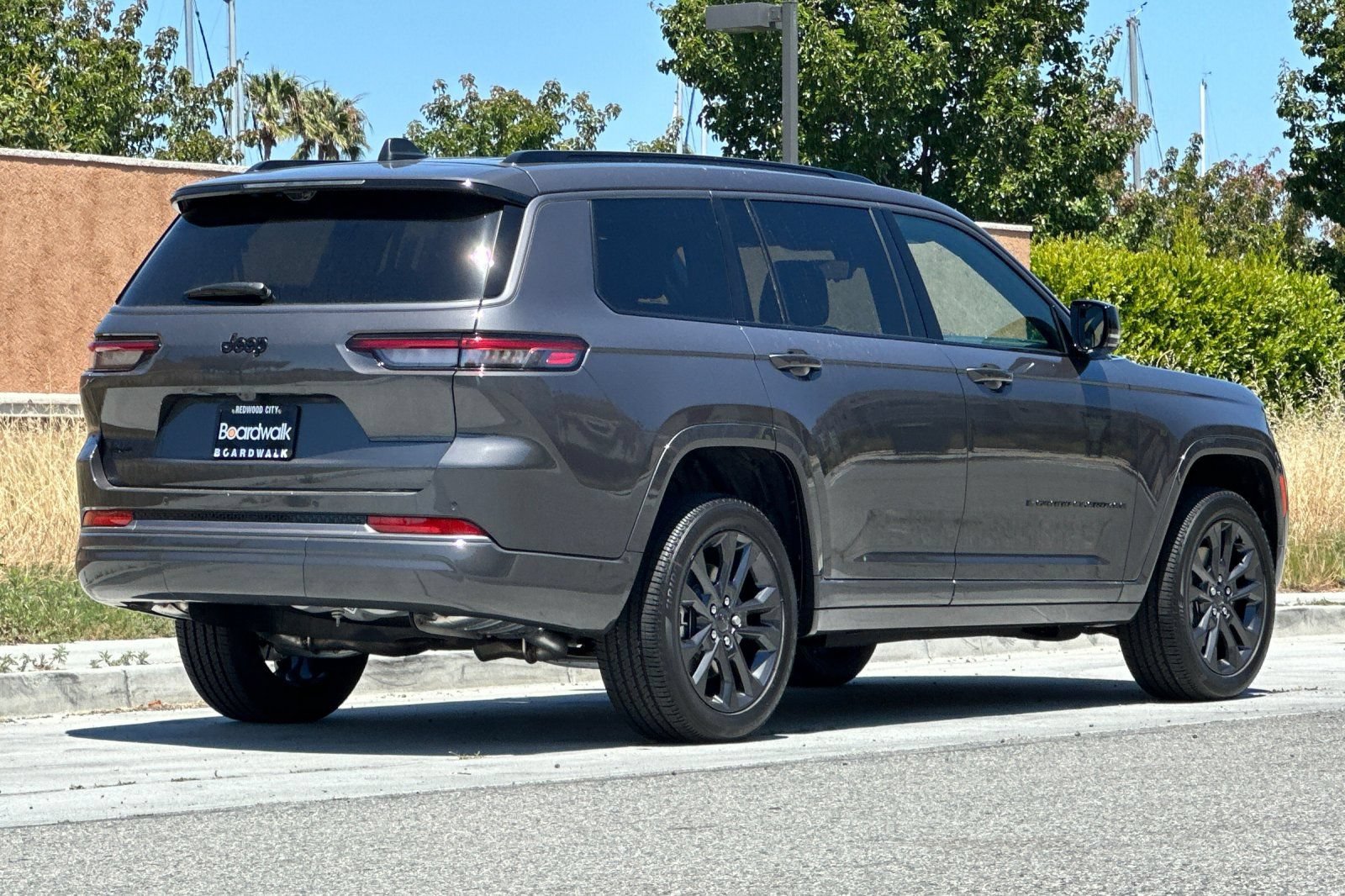 New 2026 Jeep Grand Cherokee L Limited AWD/4WD image 4