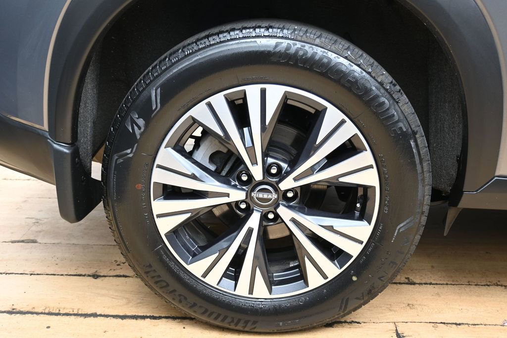 Used 2023 Nissan Rogue SV AWD/4WD image 13