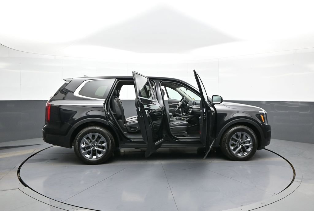Certified 2024 Kia Telluride LX AWD/4WD image 42