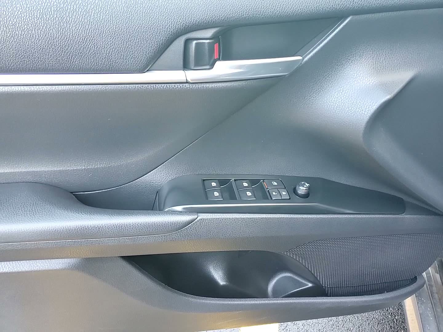 Certified 2020 Toyota Camry LE w/ Convenience Package image 17